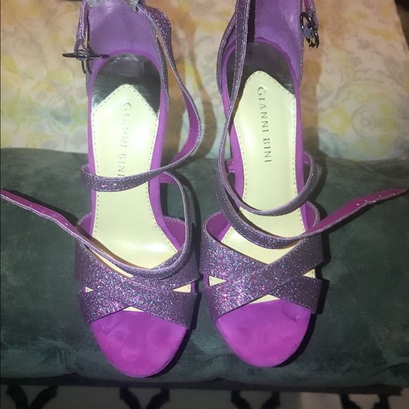 Shoes - Picture 6 of 6